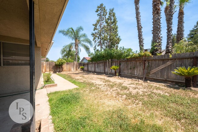 Building Photo - Fresno North West Fig Garden Loop Home, 3B...