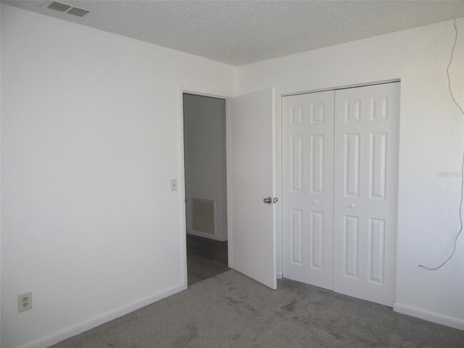 Building Photo - 20224 Tappan Zee Dr