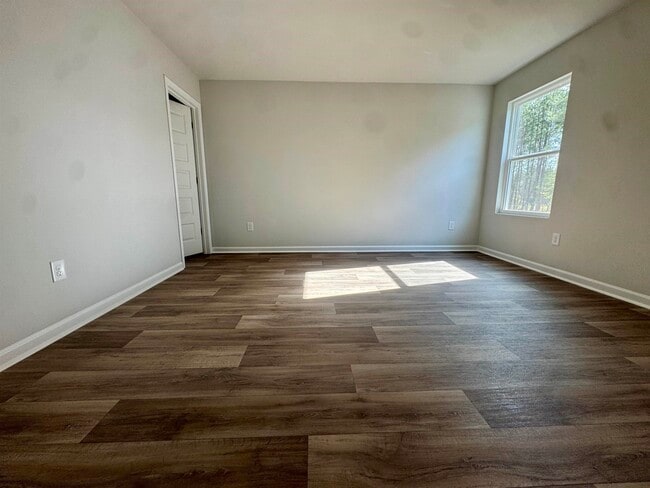 Building Photo - 1735 King Oaks Lp