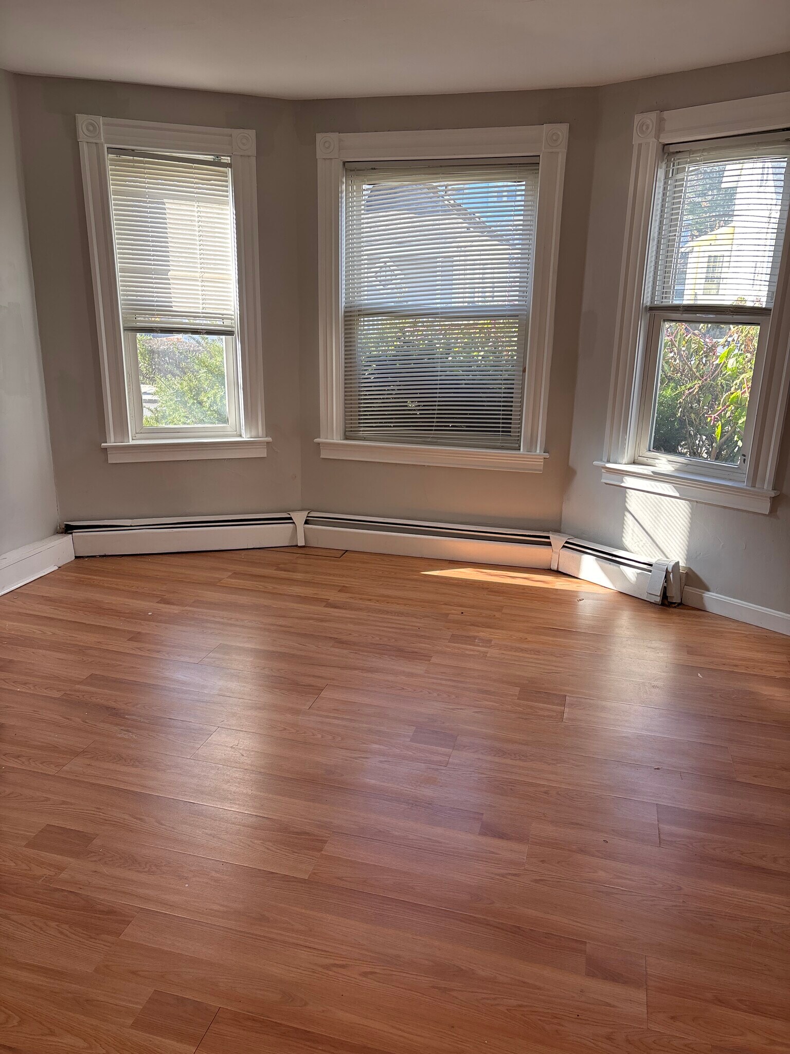 2/3 bedroom - 27 Elm St