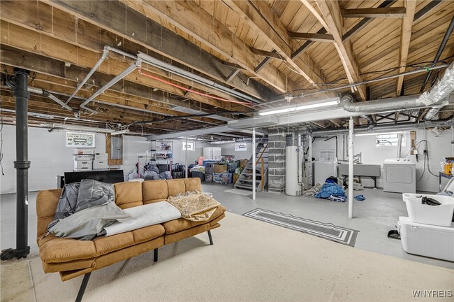 Building Photo - 116 Springville Ave