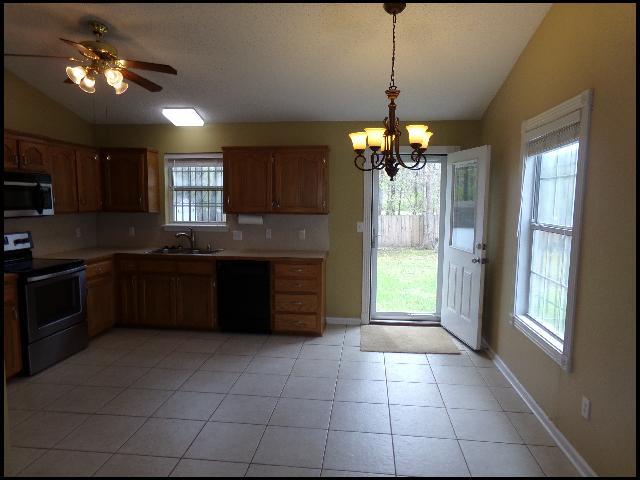 Building Photo - 1009 Foxwood Dr