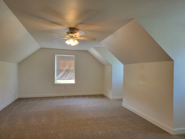 Building Photo - 108 N Churchtown Rd