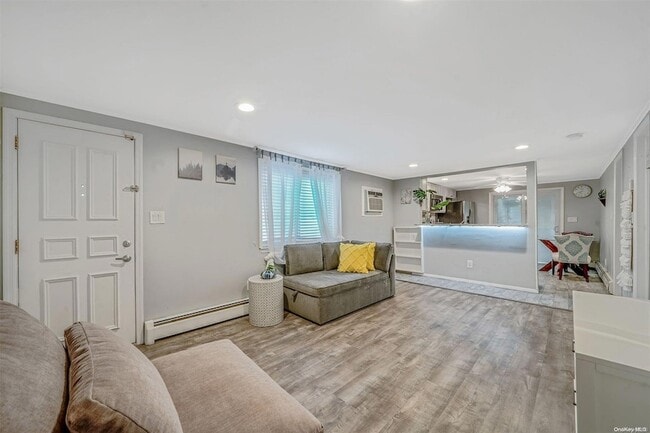 Building Photo - 7 Lexington Rd N