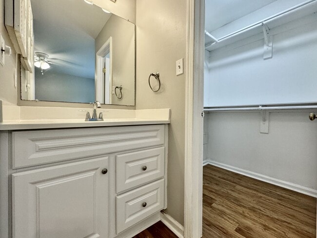 Building Photo - READY 05-15-25!! Ranch Home w/2-Car Garage...