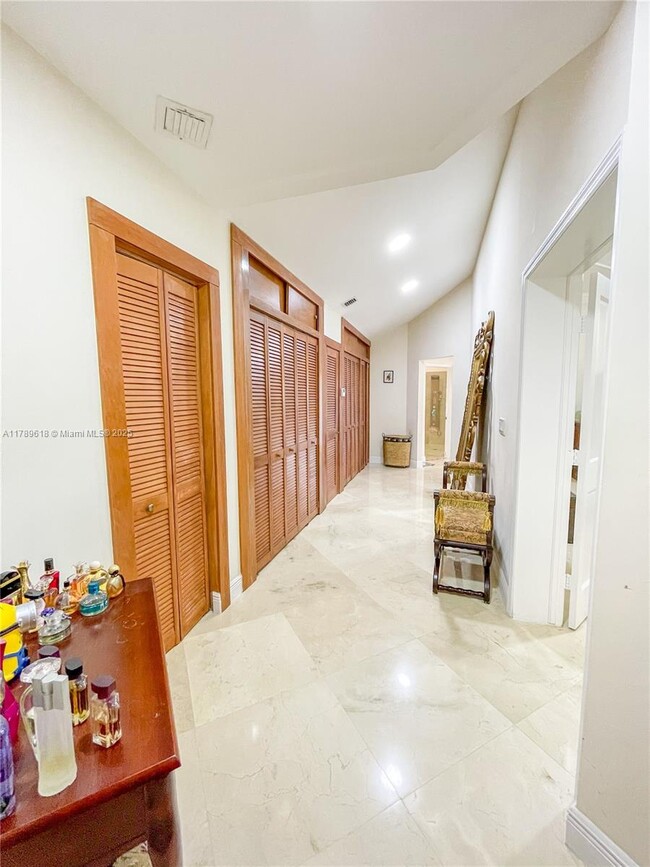 Building Photo - 194 Caoba Ct