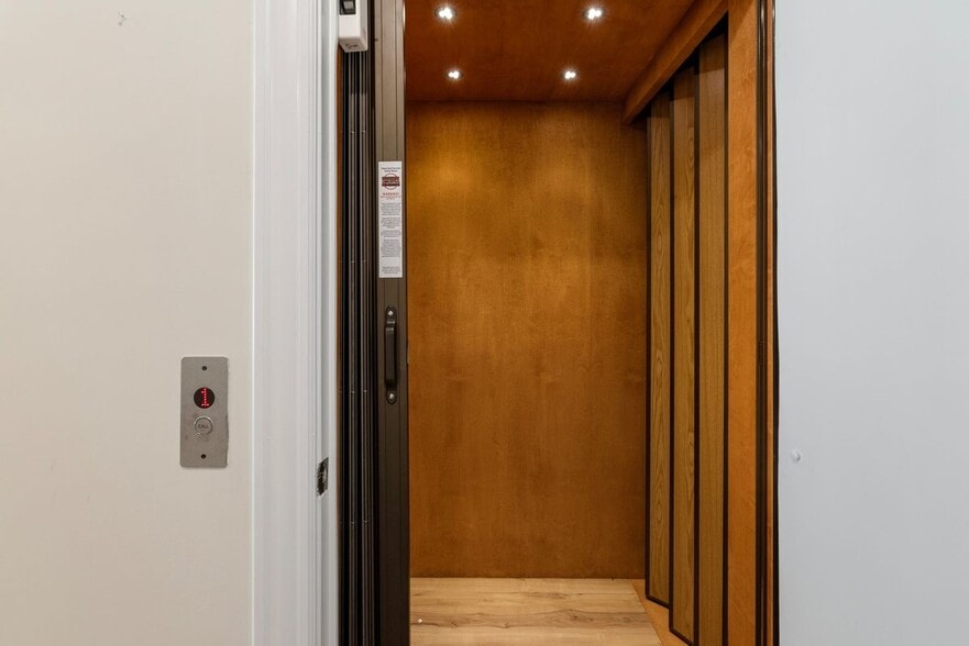 Building Photo - 3204 Shallowford Landing Terrace