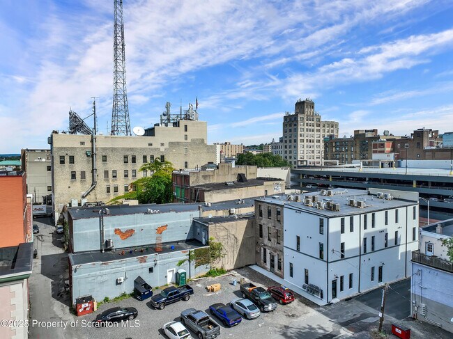 Building Photo - 117.5 Penn Ave