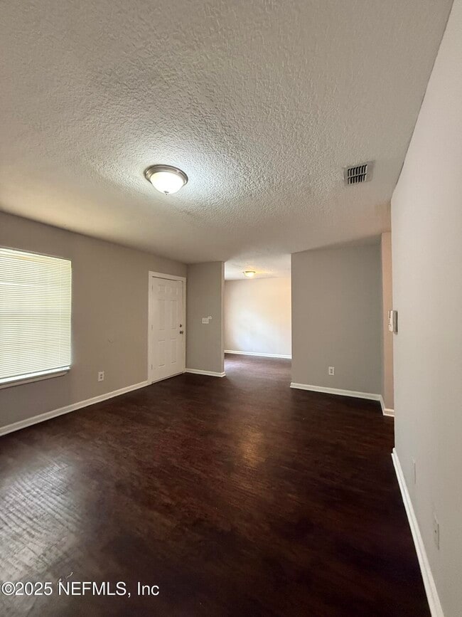 Building Photo - 6625 Vermillion St