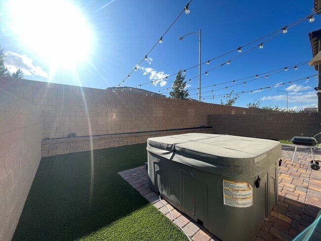 Building Photo - (Fully Furnished) 4 Bedroom + Loft,  3 Full Bath, Gated Community in SouthWest.