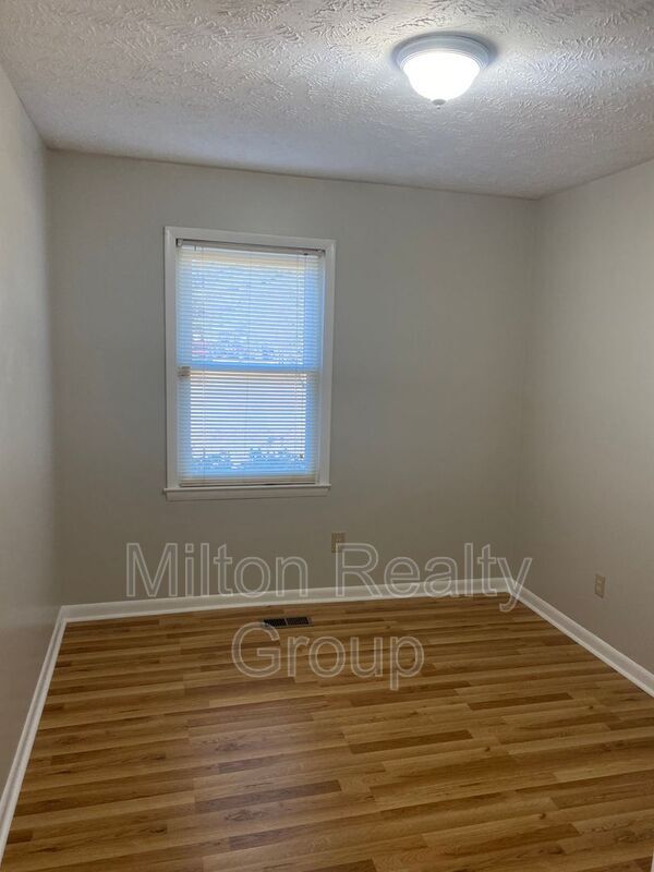 Building Photo - 54 Rolling Springs Dr