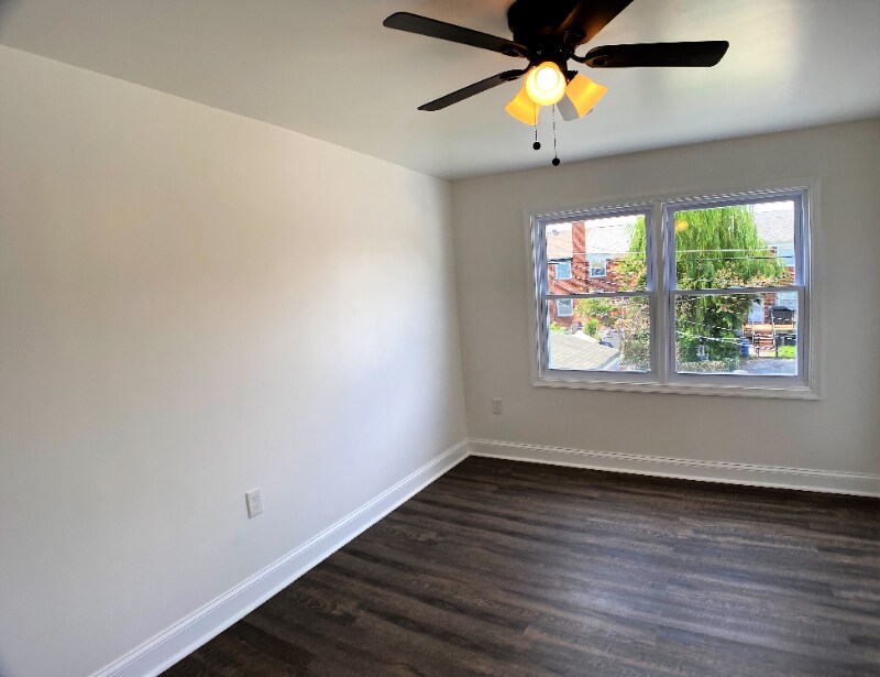 Building Photo - 2038 Kelmore Rd