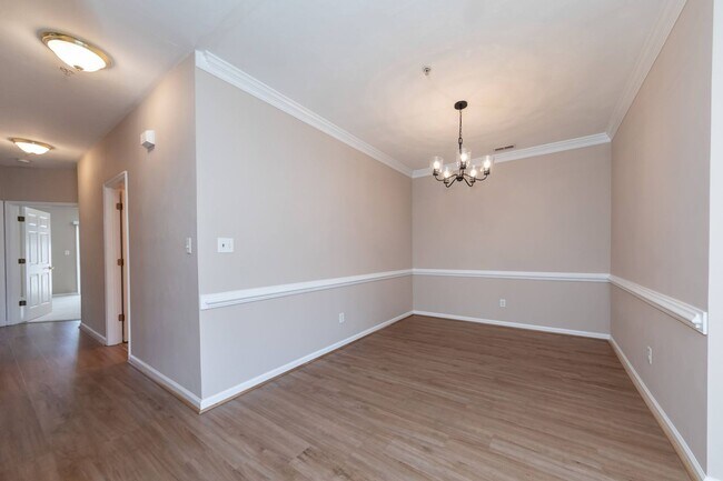 Building Photo - 1003 Rustads Cir