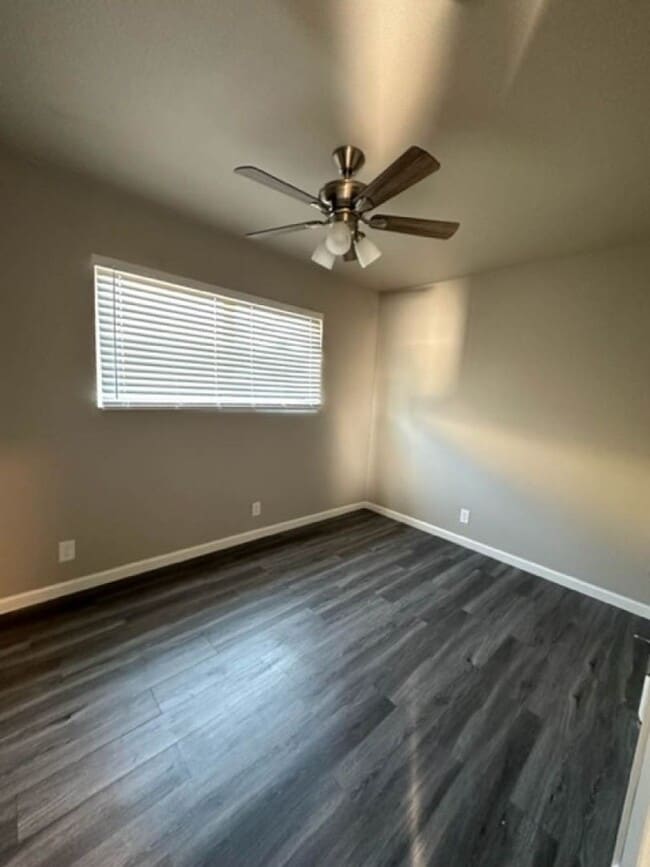 Building Photo - Desirable 3 bedroom 2 bath home