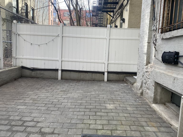 Building Photo - 15 W 103rd St