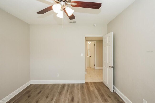 Building Photo - 832 Bethune Dr