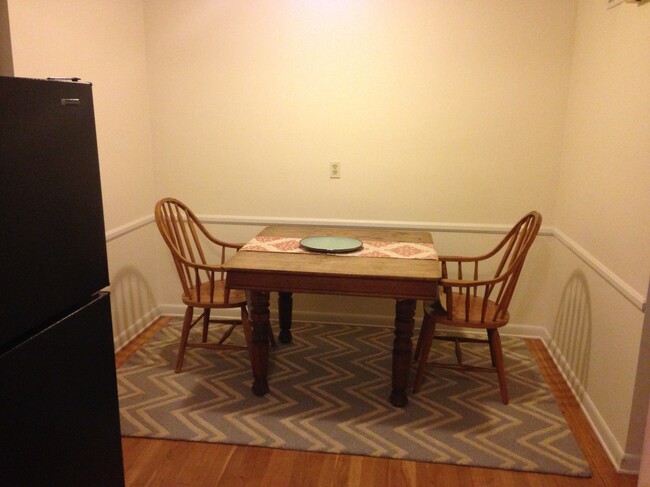 Eat-in kitchen area - 3572 Schwartze Ave