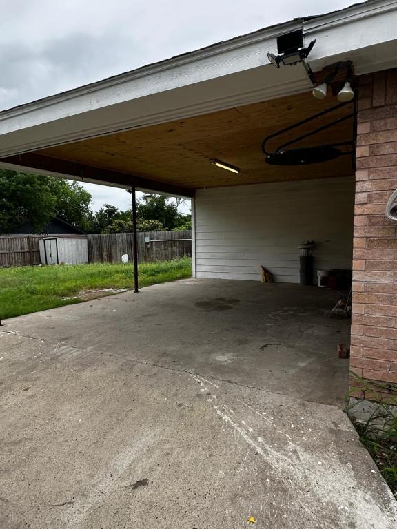 Building Photo - 1024 Matamoros St