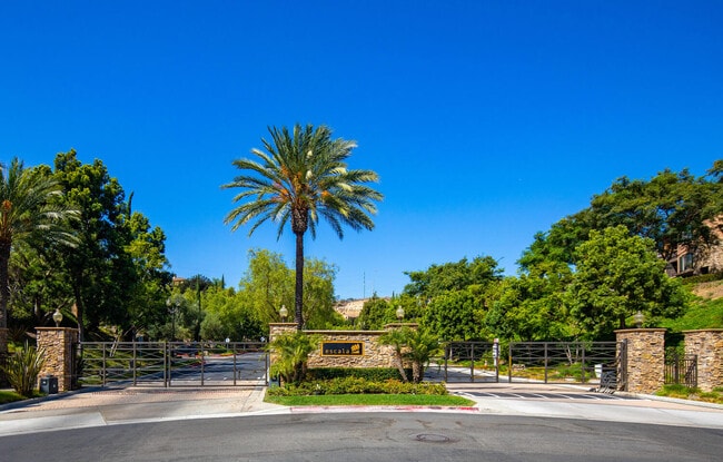 beautiful and gated community - 2649 Bellezza Dr