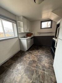 Building Photo - 505 3rd St NE