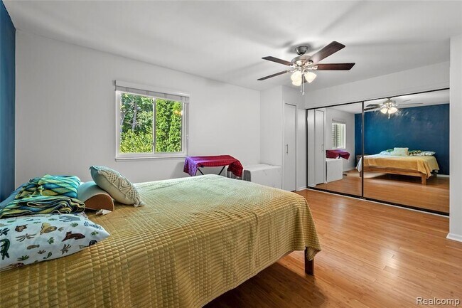 Building Photo - 1570 Streamwood Ct