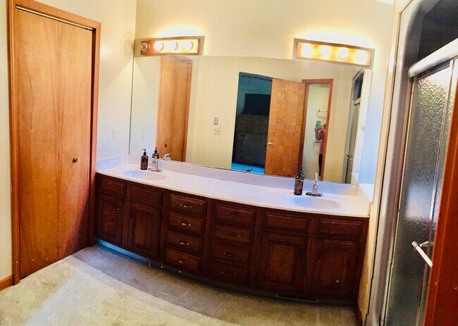 Mater Bathroom - 9740 Purcell Hill Rd