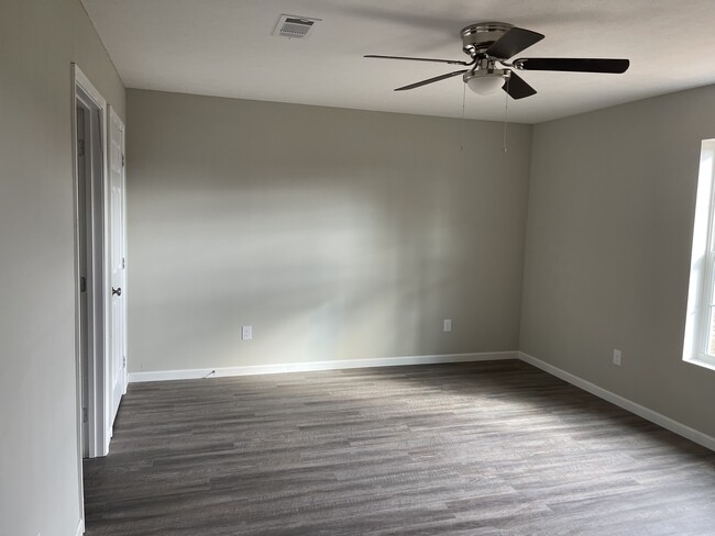Building Photo - 515 Coile Rd
