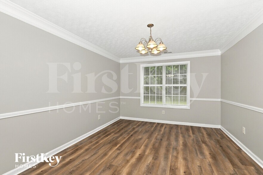 Building Photo - 10735 Starling Trail