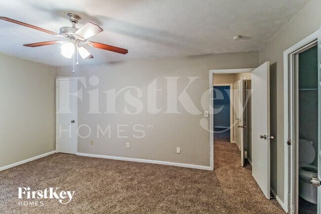 Building Photo - 6719 Timbers E Dr