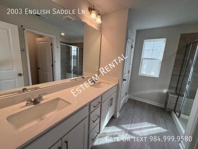 Building Photo - 2003 English Saddle Ln