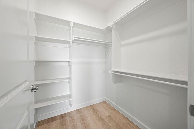 Building Photo - 1801 SW Poigai Wy