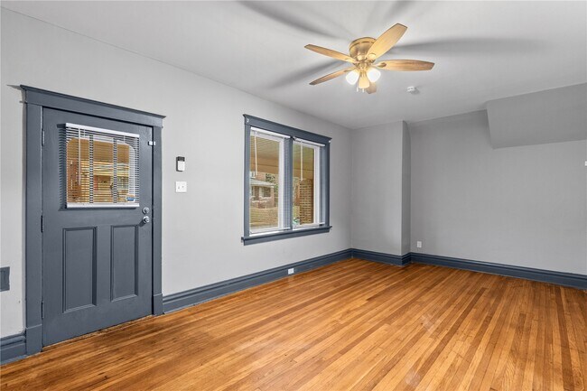 Building Photo - 4040 Shreve Ave