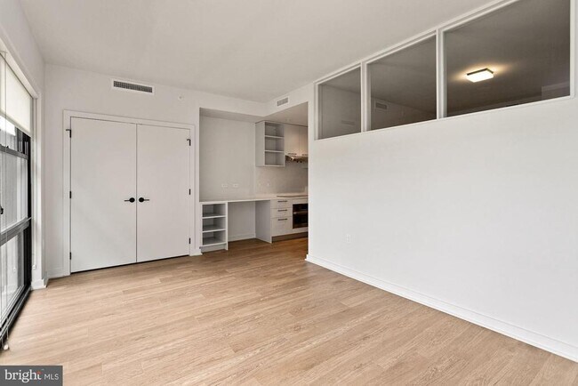 Building Photo - 1625 Eckington Pl NE