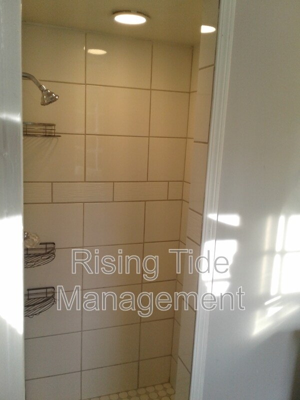 Building Photo - 1001 Christopher Dr