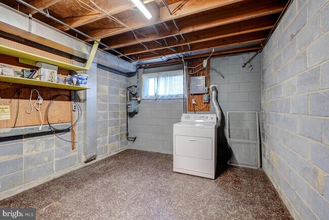 Building Photo - 13701 Arctic Ave