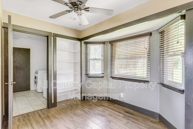 Building Photo - 112 W Mimosa Cir