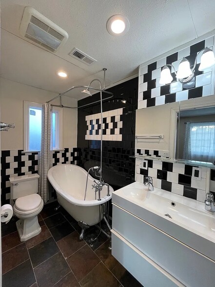 Building Photo - 1664 Messina Dr