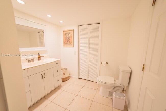 Building Photo - 1605 S US Hwy 1