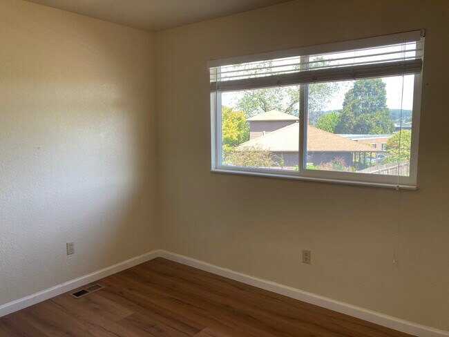 2nd Bedroom - 3898 Rohnerville Rd