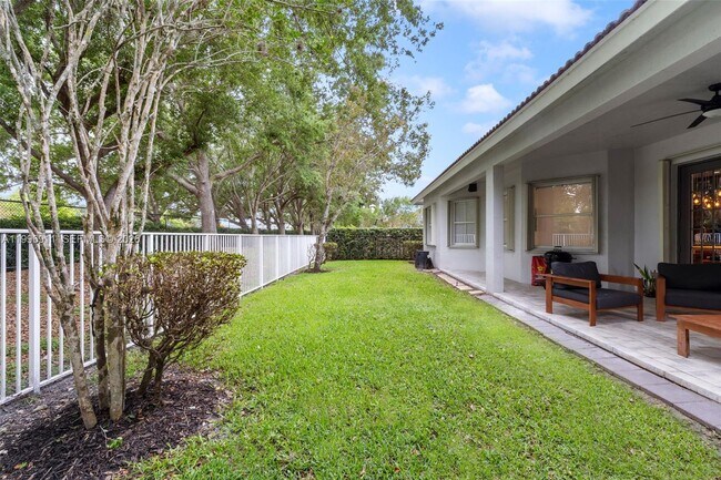 Building Photo - 3870 E Hibiscus St