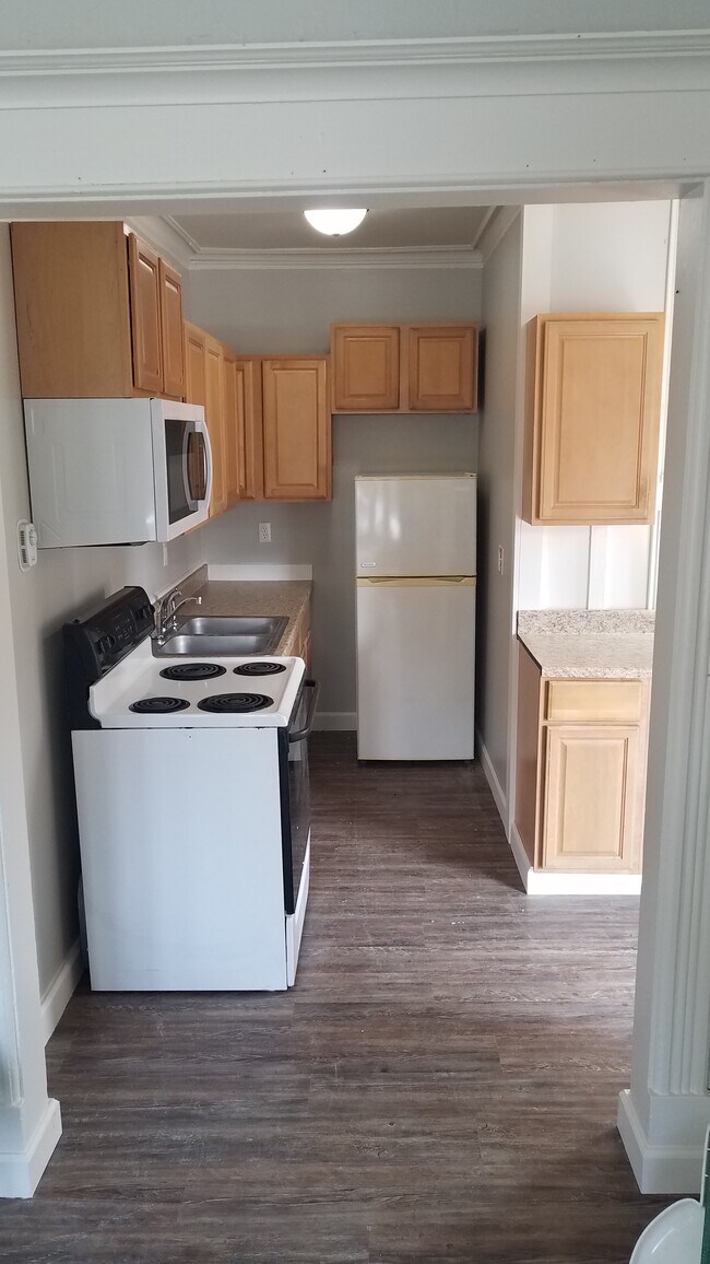 Primary Photo - 723 Academy St