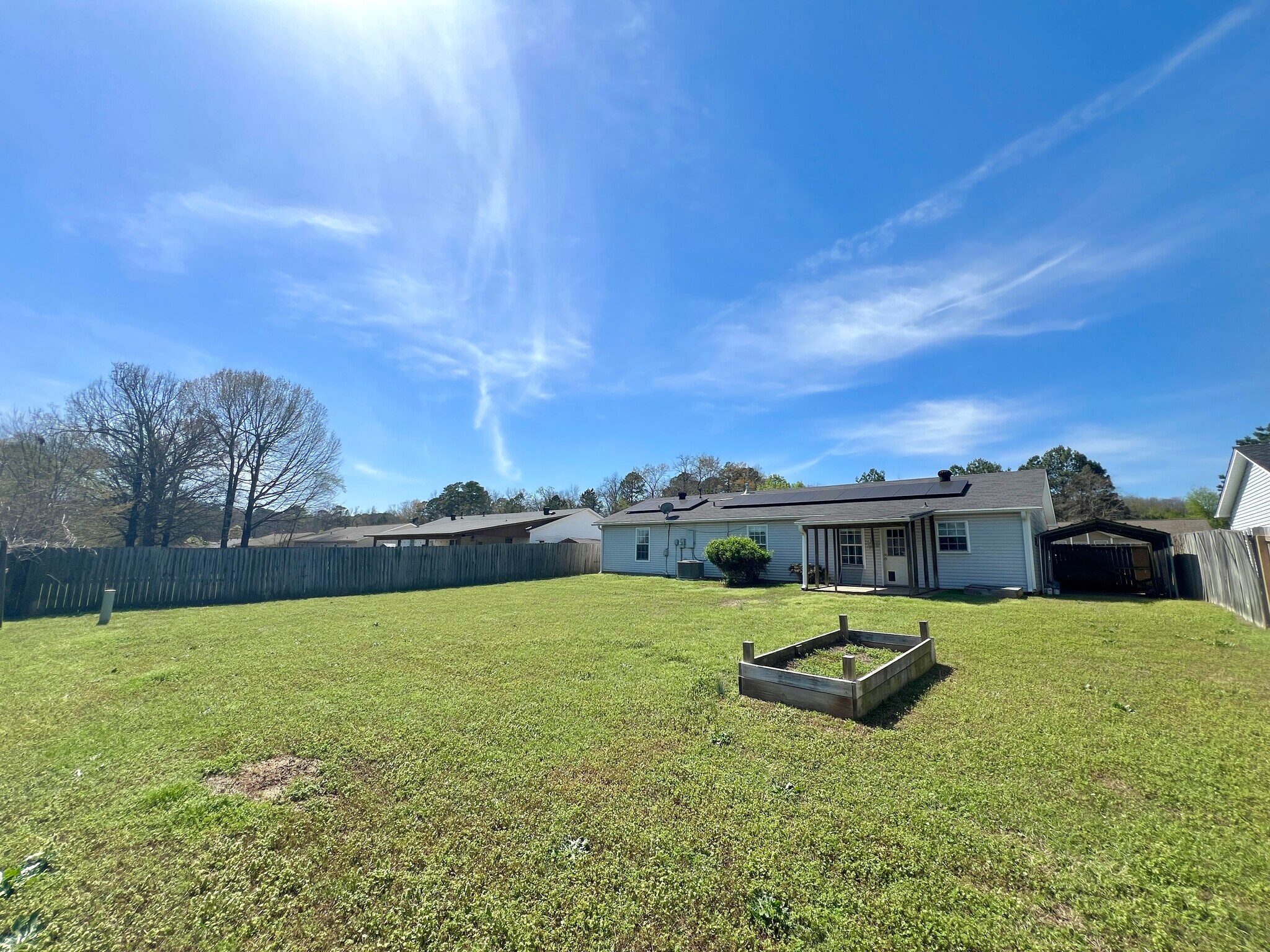 Building Photo - 14101 Cherry Hill Dr