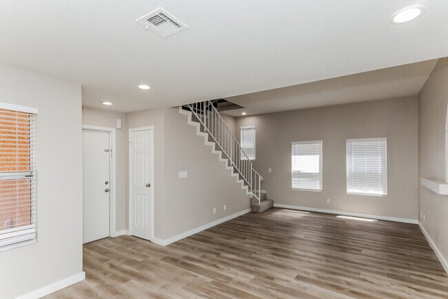 Building Photo - 1635 Keena Dr