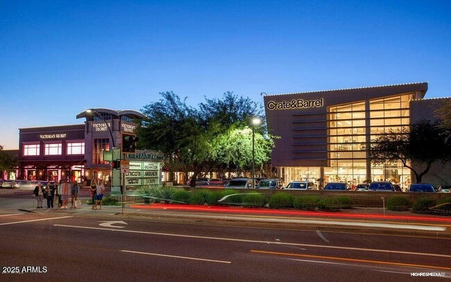 Building Photo - 15215 N Kierland Blvd