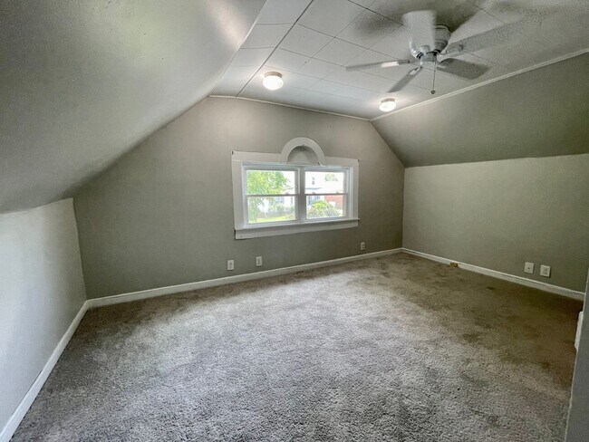 Building Photo - One of a Kind 3 bedroom, 2 bathroom Historic Home in Greensboro!