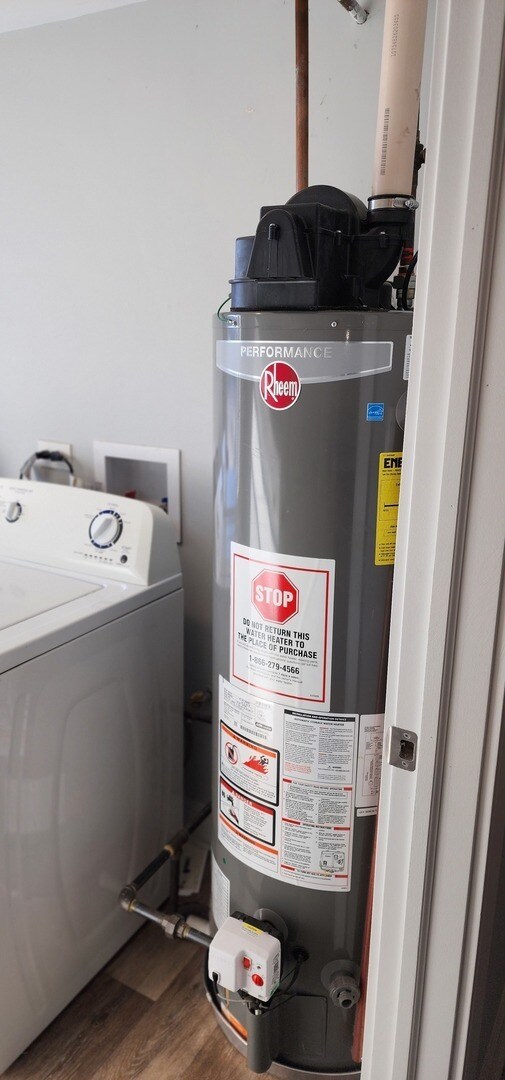 Building Photo - 7556 S Kenwood Ave