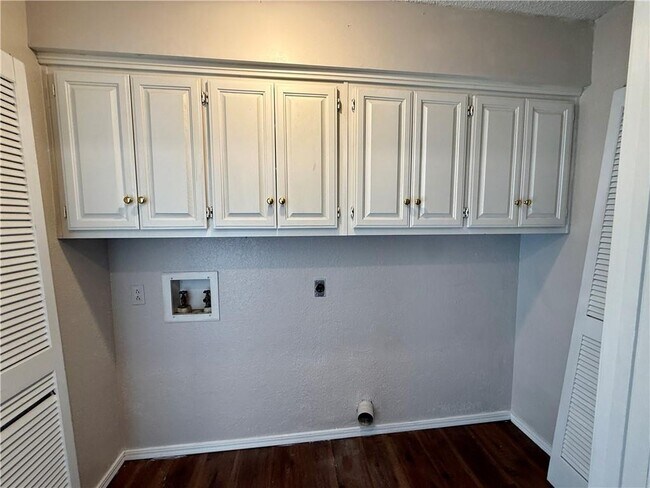 Building Photo - 26 Shakespeare Dr