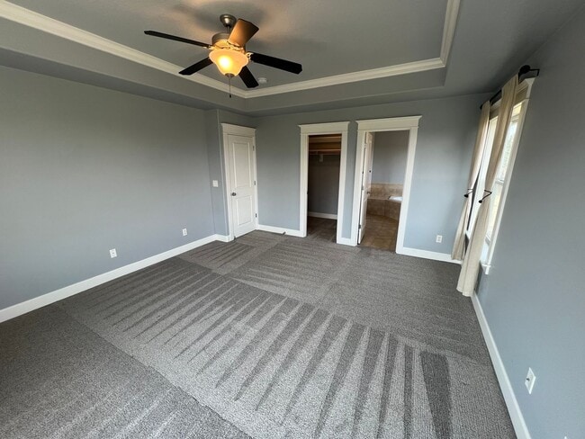 Building Photo - Large Three Bedroom Home in West Salem wit...