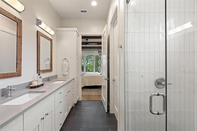 Building Photo - 19601 Flying J Blvd