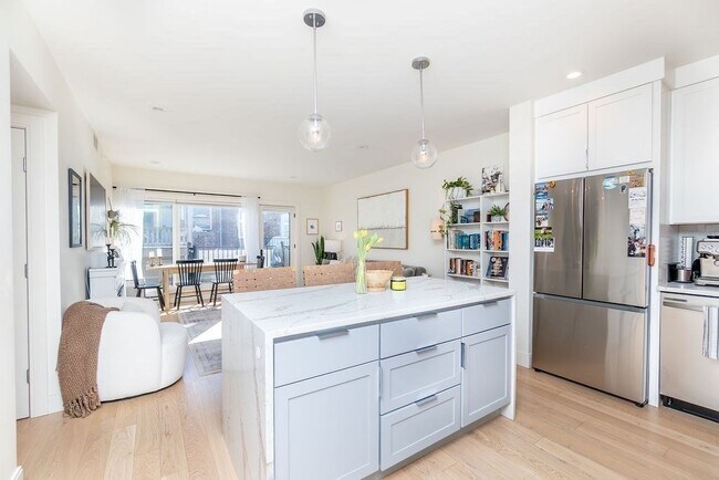 Building Photo - 69 Lubec St